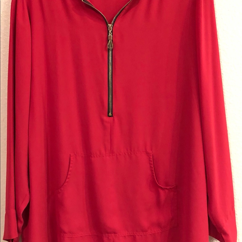 Women’s Red Hooded Top. Soooo pretty and comfy 🌹